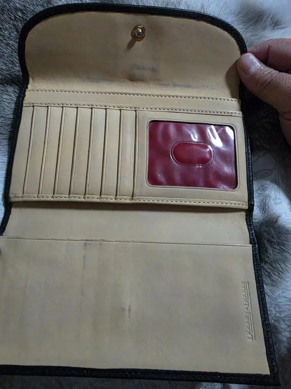 Dooney & Bourke classic dooney